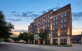 Fairfield Inn & Suites By Marriott Savannah Downtown Historic District