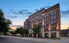 Fairfield Inn & Suites By Marriott Savannah Downtown Historic District